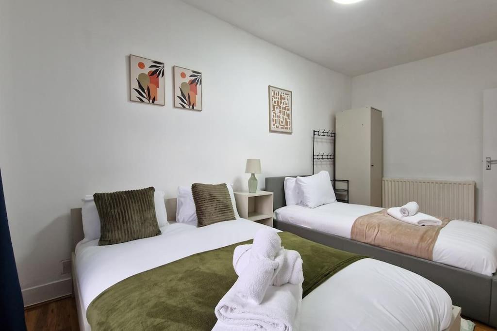 2 Bedroom Apartment Near Station London Exterior photo