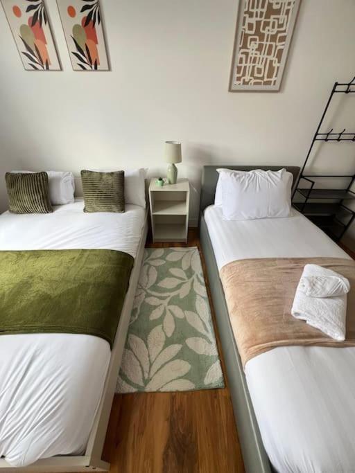 2 Bedroom Apartment Near Station London Exterior photo